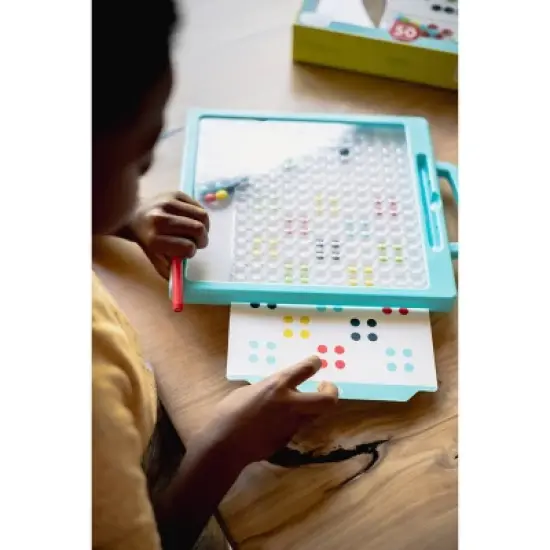 Chuckle & Roar Magnetic Dot Art Designer Travel Art Kit image {5}