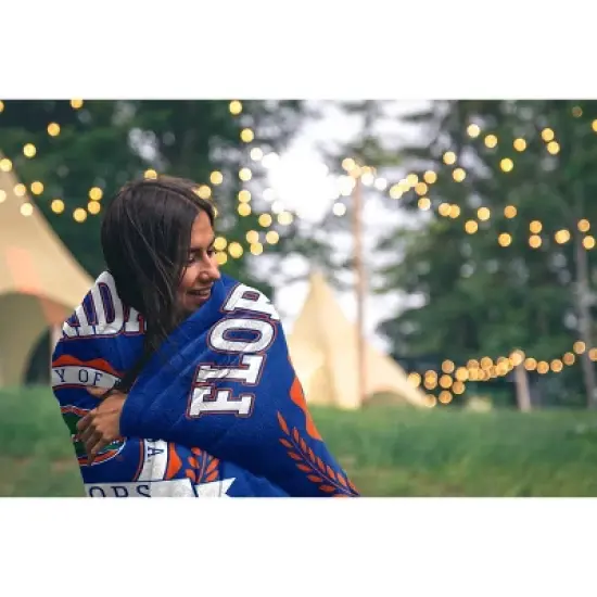 NCAA Florida Gators Crest Ultra Soft Blanket image {1}