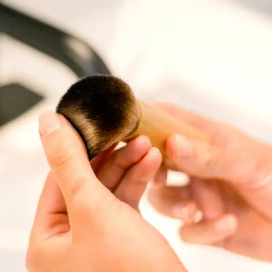 Beauty by Earth Kabuki Brush image {4}