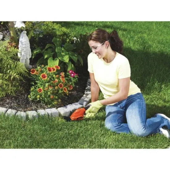 Black & Decker GSL35 3.6V Cordless Lithium-Ion 2-in-1 Garden Shear Combo image {2}