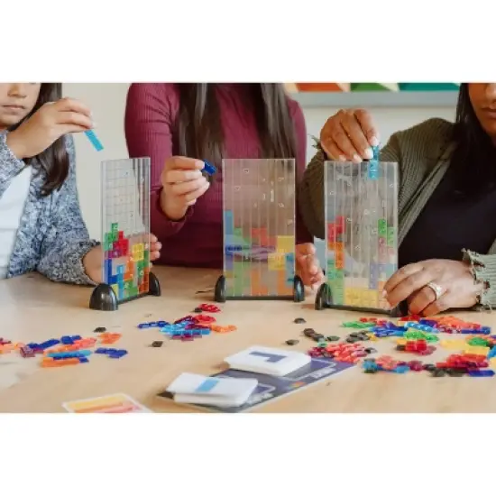 Tetris Head-To-Head Multiplayer Strategy Game image {1}