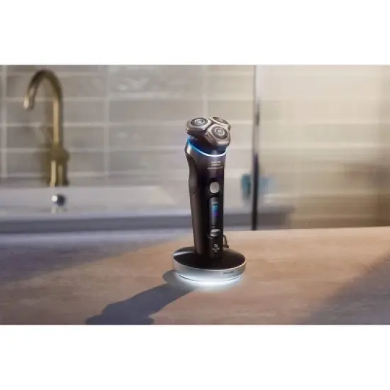 Philips Norelco Prestige Ultra i9000 Electric Shaver image {3}