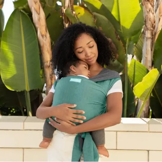 Moby Reversible Wrap Baby Carrier image {11}