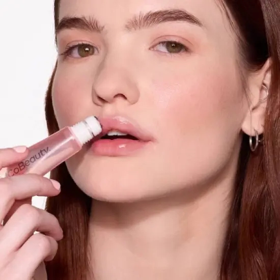 MCoBeauty 2-in-1 Glow & Treat Lip Oil - 0.51oz image {2}