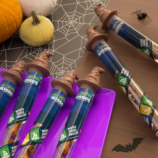 HERSHEY'S Kisses Milk Chocolate Harry Potter Halloween Candy Cane - 2.08oz image {6}