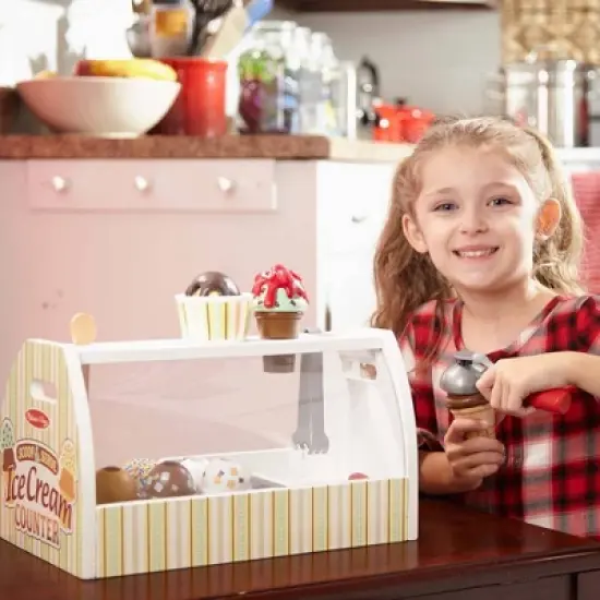 Melissa & Doug Scoop & Serve Ice Cream Counter image {4}