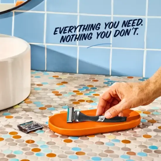 Dollar Shave Club 6-Blade Men's Razor Starter Set - 1 Handle + 2 Cartridges image {4}