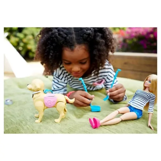 Barbie Walk and Potty Pup Doll and Playset image {7}
