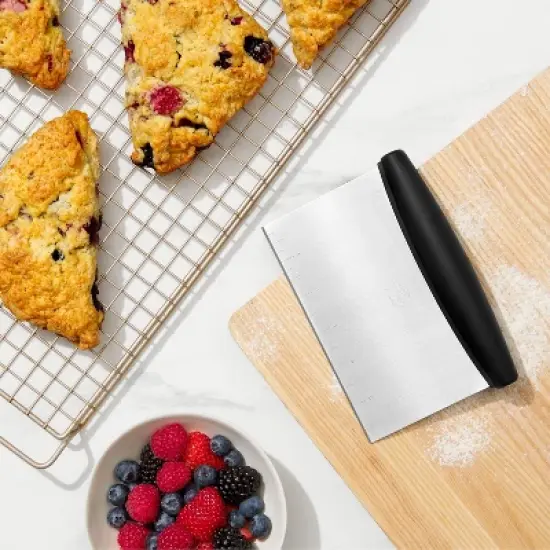 OXO Stainless Steel Multi-Purpose Scraper and Chopper: Kitchen Bench & Food Scraper, Dishwasher-Safe, Black image {3}