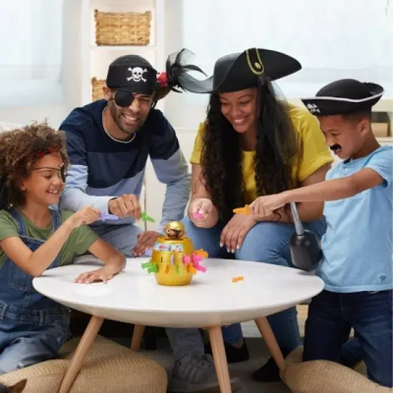 TOMY Pop Up Pirate Game image {2}