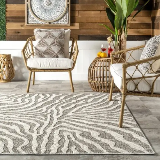 nuLOOM Corina Zebra Indoor/Outdoor Patio Area Rug image {7}
