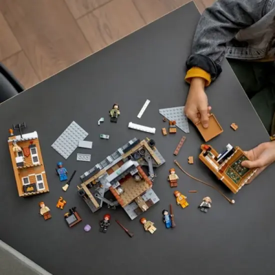 LEGO Harry Potter 12 Grimmauld Place Model Building Set 76408 image {4}