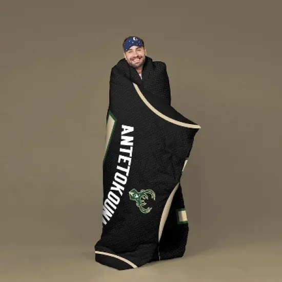 Sleep Squad Milwaukee Bucks Giannis Antetokounmpo 60 x 80 Rachel Plush Jersey Blanket image {4}