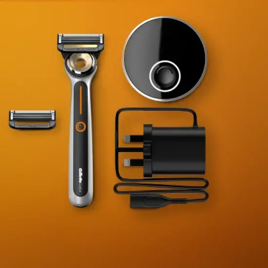Gillette Labs Heated Razor with 2 Razor Blade Refills & Charging Dock Starter Kit - 4ct image {6}