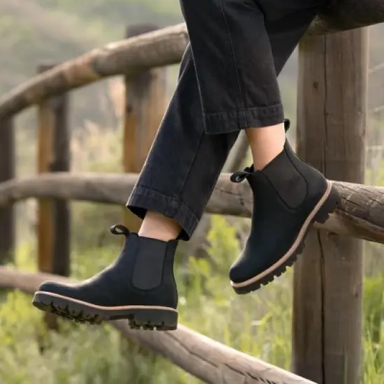 Nisolo Sustainable Women's Go-To Lug Chelsea Boot image {1}