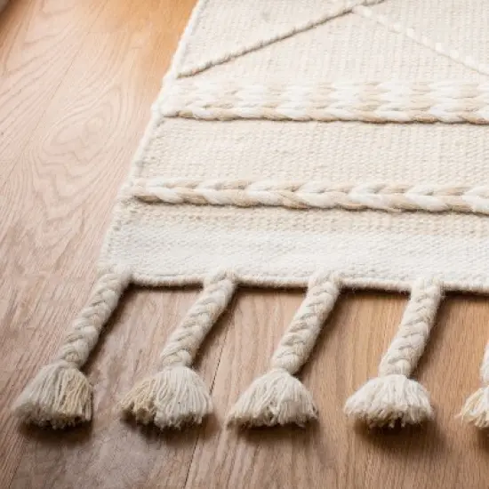Casablanca CSB575 Hand Loomed Area Rug - Safavieh image {2}