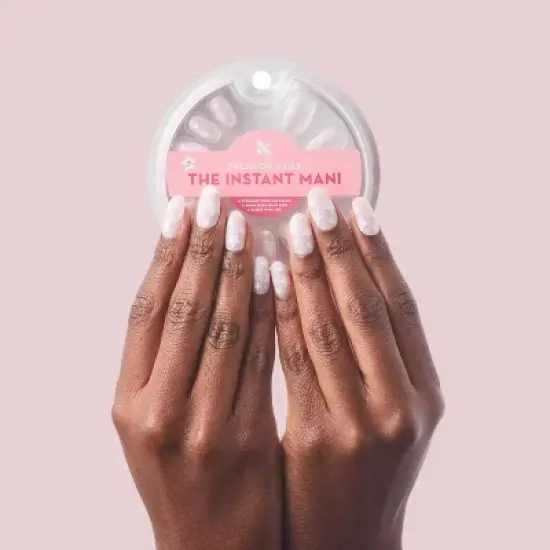 Olive & June Press-On Fake Nails - Round Short Large Star Overlap - 42ct image {1}