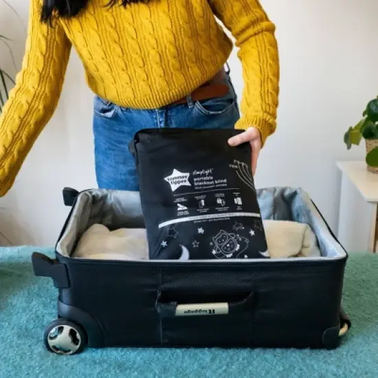 Tommee Tippee Sleep Tight Portable Baby Travel Blackout Blind - Large image {4}