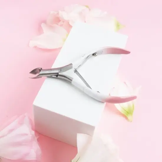 JAPONESQUE Cuticle Nipper Limited Edition image {5}