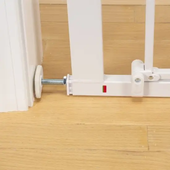 Safety 1st Pressure-Check Gate with SecureTech - White image {17}