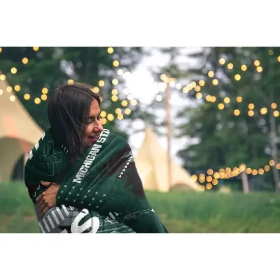 NCAA Michigan State Spartans Game Tech Ultra Cozy Throw Blanket image {1}