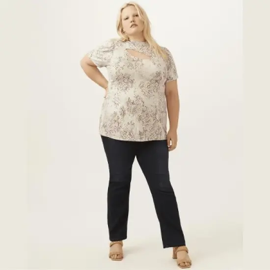 Molly & Isadora Women's High Rise Slim Fit Bootcut Jeans image {5}