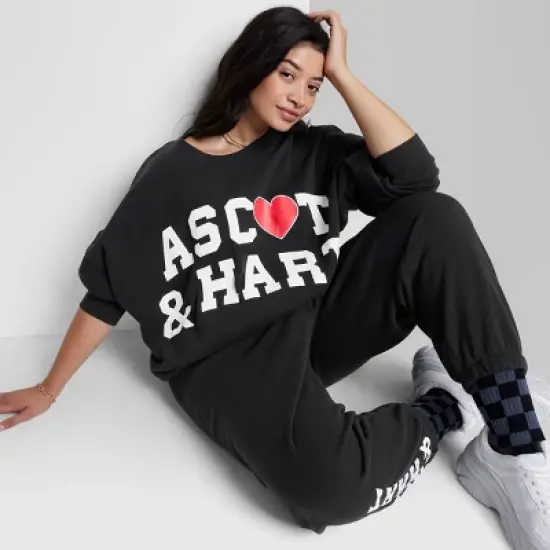 Women's Ascot + Hart Fleece Heart Graphic Pullover Sweatshirt - Black image {7}