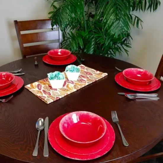 Gibson Mauna 12 Piece Dinnerware Set in Red image {4}