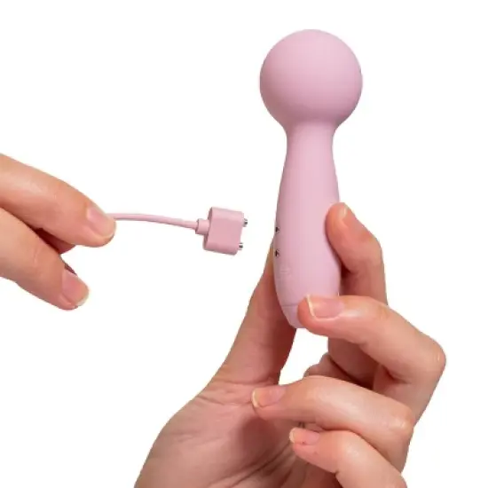 Hello Cake Pocket Wand Mini Travel Vibrator image {1}