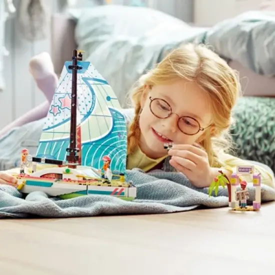 LEGO Friends Stephanie Sailing Adventure Boat Toy 41716 image {2}
