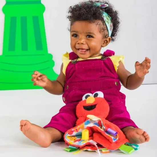 Bright&nbsp;Starts&nbsp;Snuggles with Elmo&nbsp;Baby's First Soothing Blanket image {2}