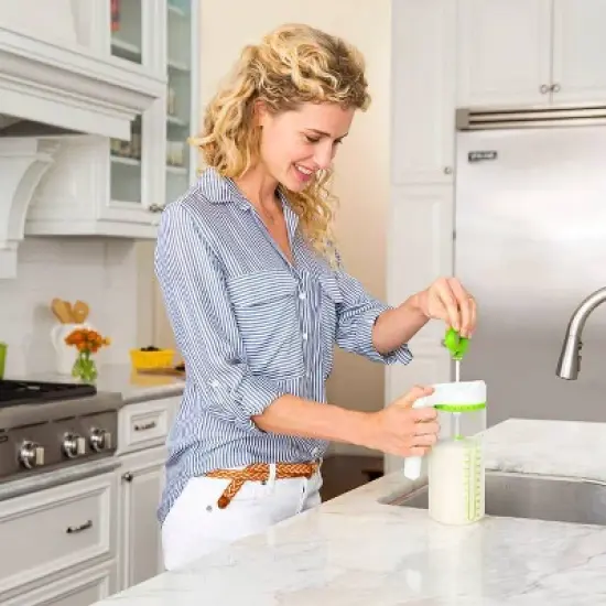 Munchkin Smart Blend Formula Mixing Pitcher Clear image {1}