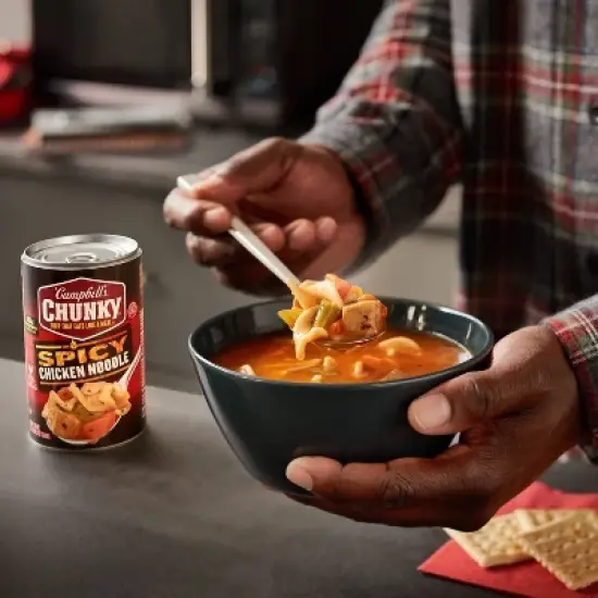 Campbells Chunky Spicy Chicken Noodle Soup - 18.6oz image {1}
