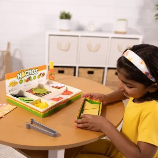 Melissa & Doug Nachos Wooden Play Food Set image {6}