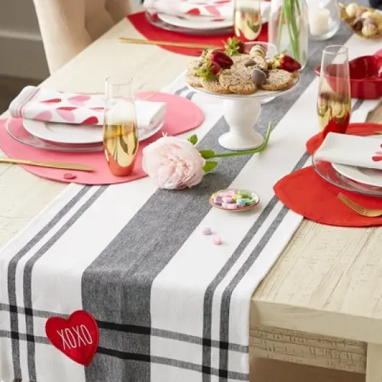 Dii Heart Xoxo Plaid Table Runner 14X72 image {4}