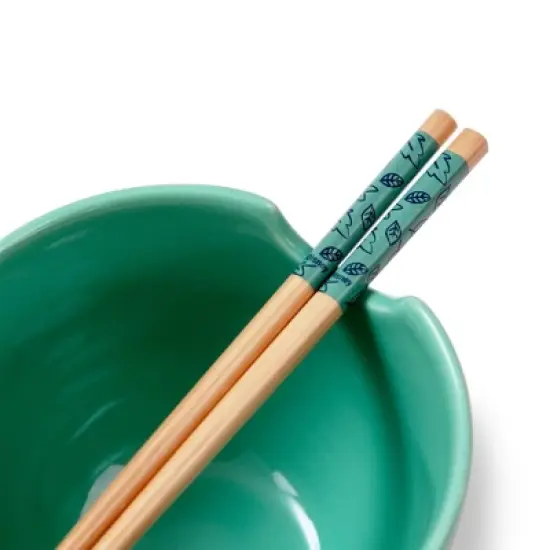 Silver Buffalo Disney Winnie the Pooh Allover Icons 20-Ounce Ramen Bowl and Chopstick Set image {1}