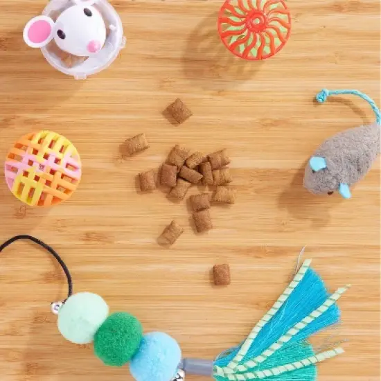 Temptations Classic Tasty Chicken Flavor Cat Treats image {1}