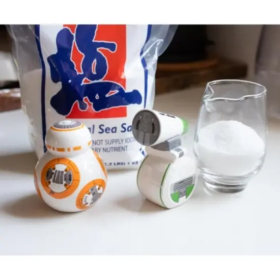 Seven20 Star Wars BB-8 and D-O Ceramic Salt and Pepper Shakers | Set of 2 image {2}
