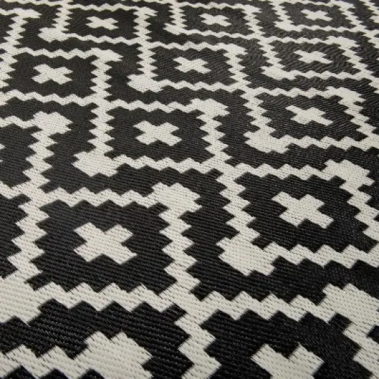 World Rug Gallery Trellis Geometric Reversible Plastic Outdoor Rugs image {5}