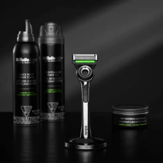 Gillette Labs Exfoliating Bar Razor + 3 Razor Blade Refills, Travel Case & Premium Magnetic Stand image {6}