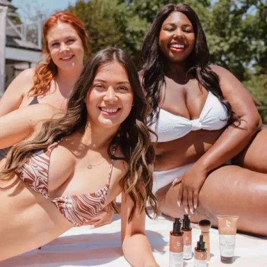 Beauty by Earth Self Tanner Face Mist image {10}