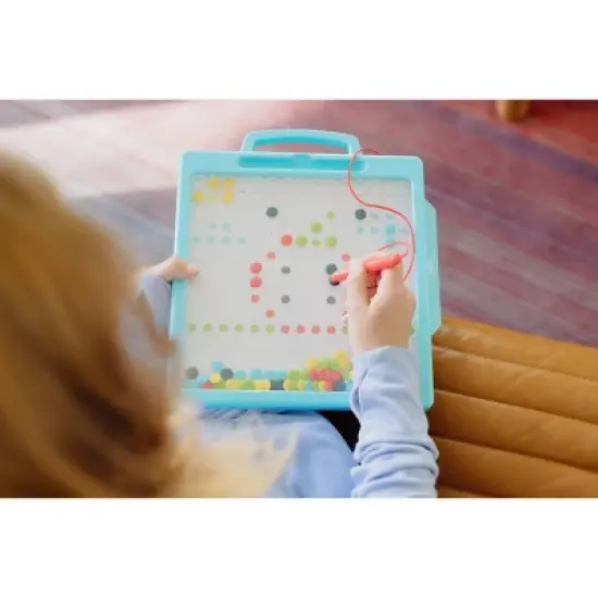 Chuckle & Roar Magnetic Dot Art Designer Travel Art Kit image {1}