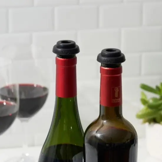 True Preserve: Vacuum Seal Stoppers bottle preserver, Wine Bottle Cork Set, Wine Saver and Stopper, Accessories for Wine Bottles, Black, Set of 2 image {4}