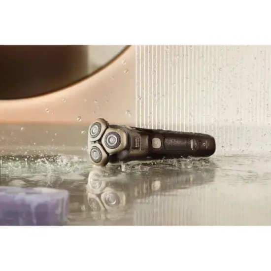 Philips Norelco Prestige Ultra i9000 Electric Shaver image {4}