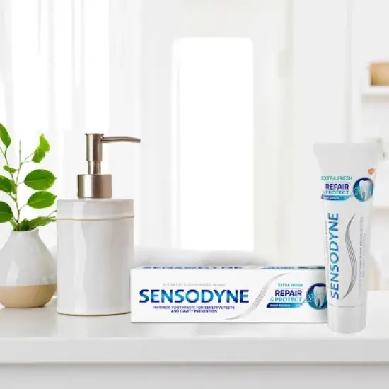 Sensodyne Repair & Protect Extra Fresh Toothpaste image {12}