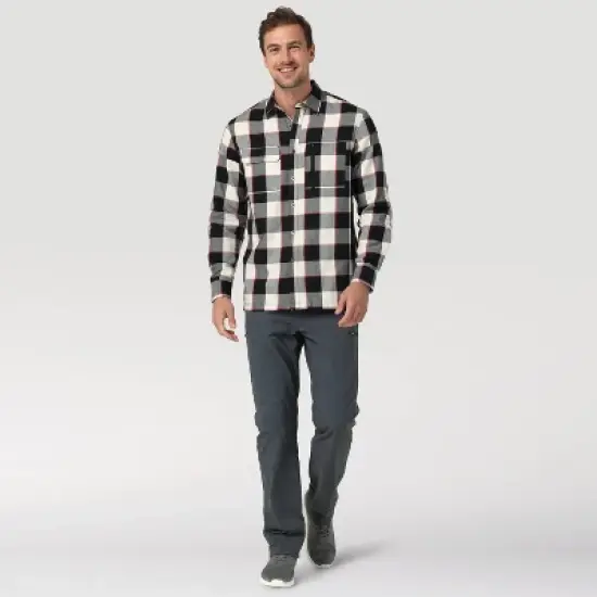 Wrangler Men's Regular Fit ATG Plaid Long Sleeve Button-Down Shirt image {7}