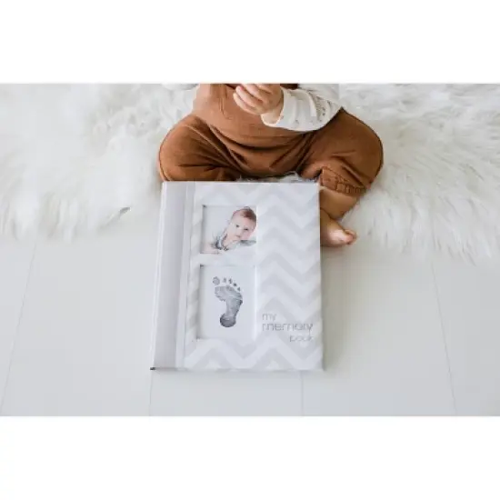 Pearhead Chevron Baby Memory Book image {13}