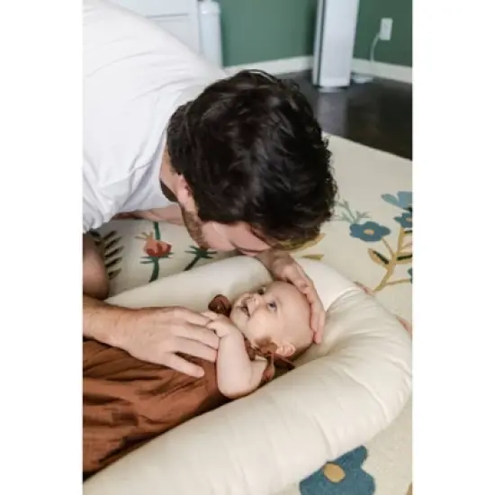 Snuggle Me Organic Lounger image {15}