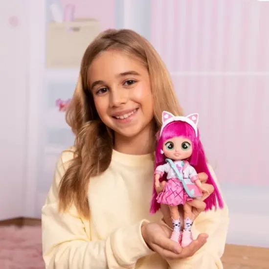 Cry Babies BFF Daisy Fashion Doll with 8+ Surprises image {7}
