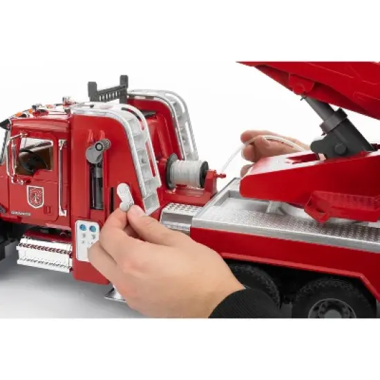 Bruder MACK Granite Fire Engine with Working Water Pump image {2}
